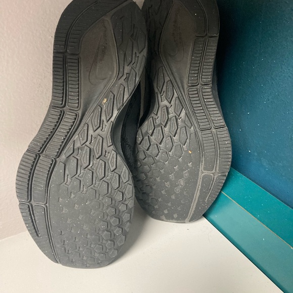 NIKE TRAINERS - Picture 4 of 4